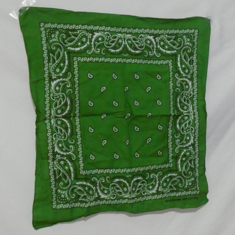 Unbranded | OS One Size | Green Paisley Square Bandana / Scarf